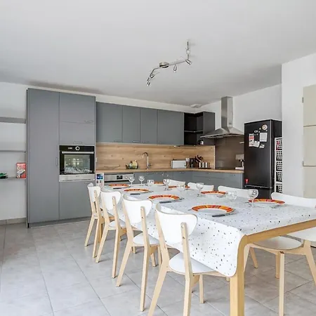 Holiday home Pour 10 Personnes A Pied ! Saint-Jean-de-Monts